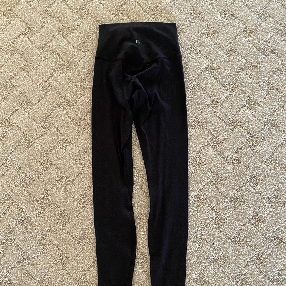 Lululemon Align leggings, 25”, size 2, wavy